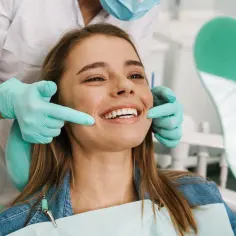 Jak działa gaz rozweselający u dentysty i jak zmniejsza ból?