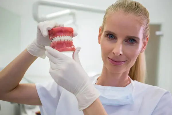 Ile zarabia dentysta? Zaskakujące fakty o pensjach w Polsce
